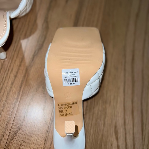 Heels - Picture 2 of 4